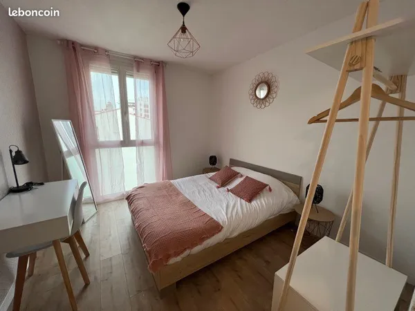 Une chambre dans très bel appartement en colocation