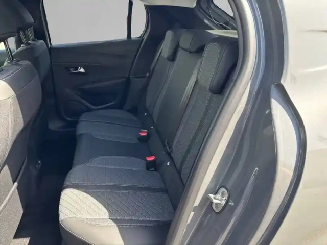 Peugeot 208 turbo 100 ch bvm6 — photo 12