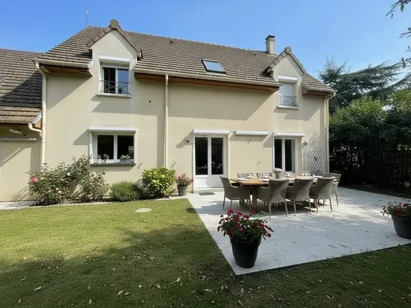 Maison à Verrières-le-Buisson, 5 chambres et double garage, Proche lycée Sophie Barat- DPE C.
