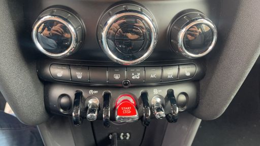 Mini One 1.2 102 - Hatch – 2016 – 126356 km – Essence – Boîte Manuelle — photo 36