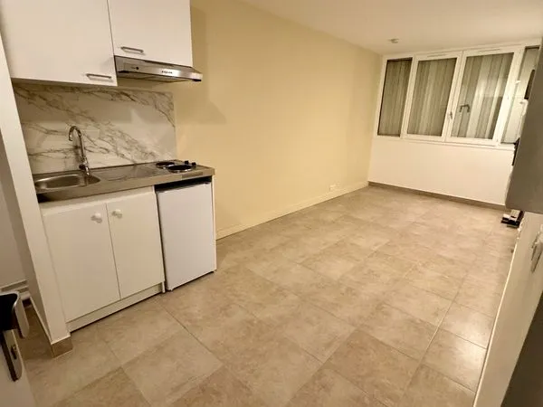 Studio 20 m² rénové - Emplacement recherché - Longjumeau centre - 670 CC