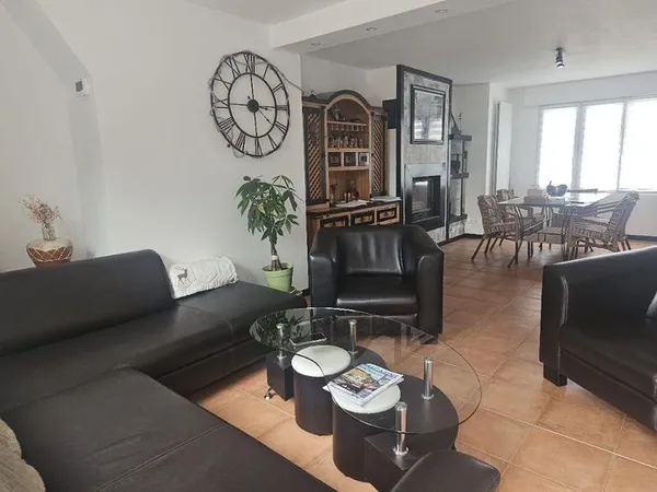 Maison 6 pièces 136 m²