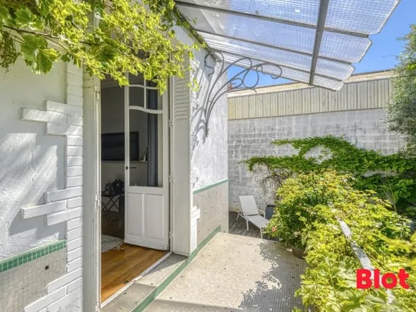 Maison 5 chambres, charme des années 30, expo sud-ouest, sous-sol et garage