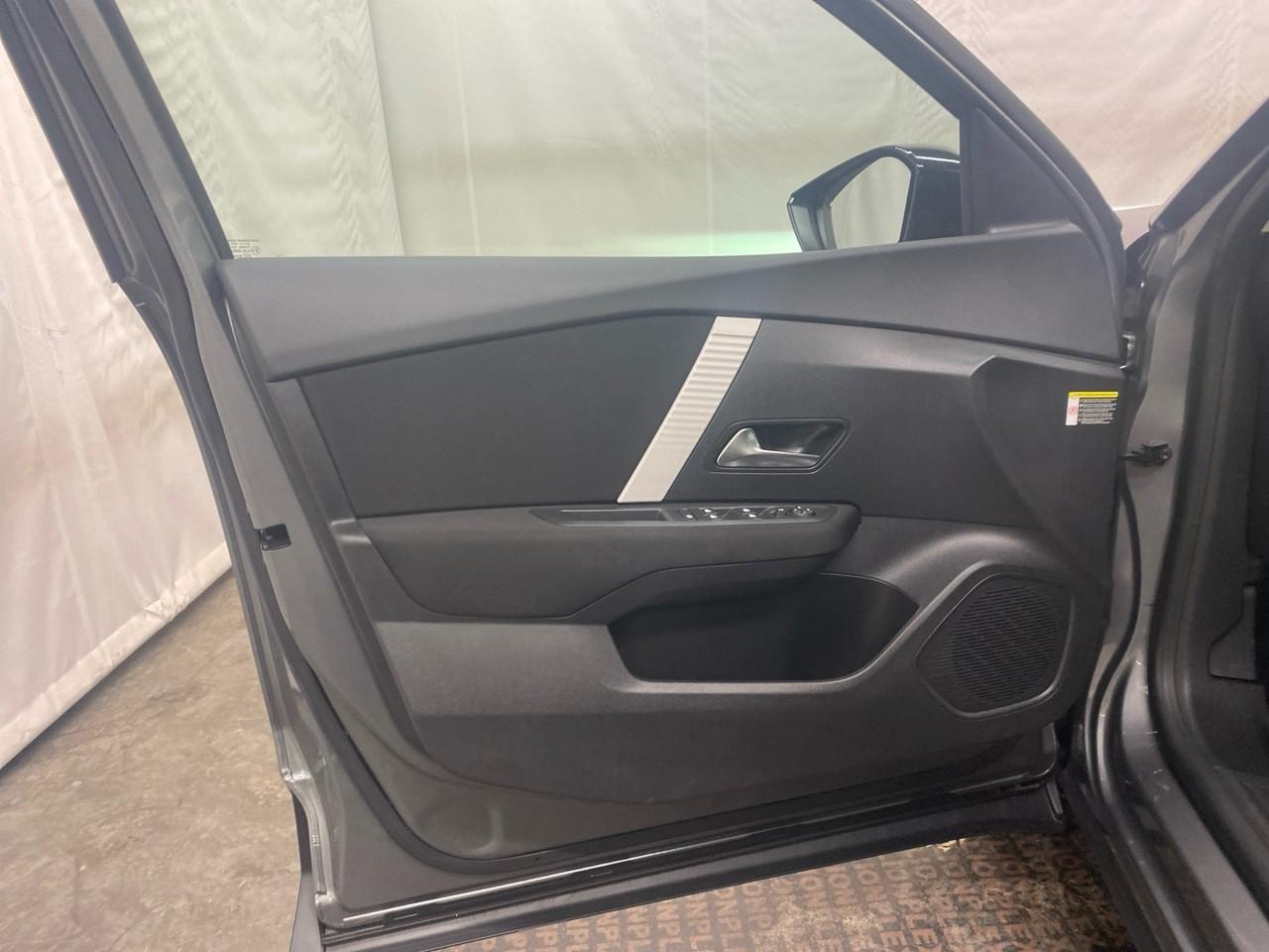 Citroën C4 X hybride 145 ch e-dcs6 plus — photo 26