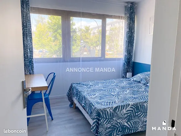 Chambre 5 pièces 10 m²