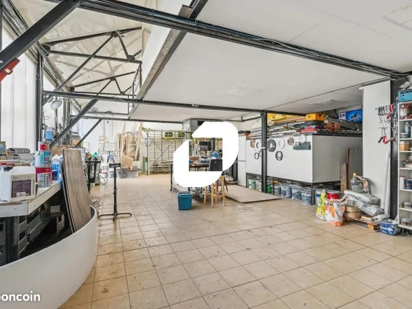 Local d'activité 155 m²
