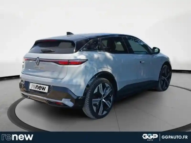 Renault Megane e-tech electric ev60 220ch iconic super charge — photo 5