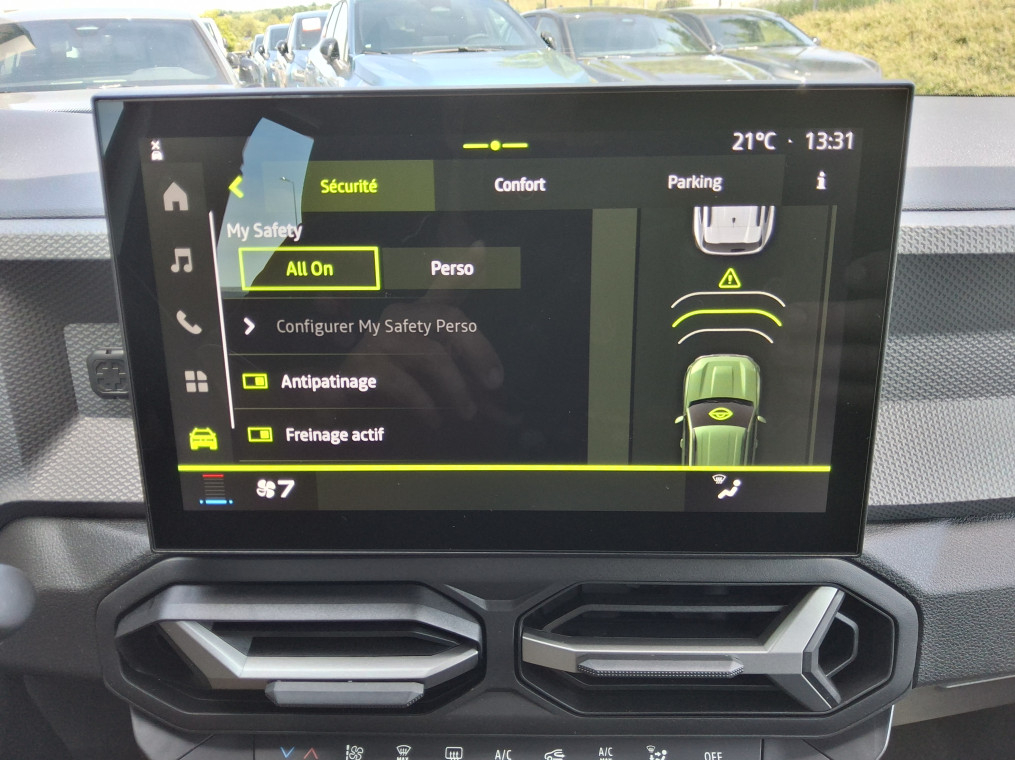 Dacia Duster — photo 24