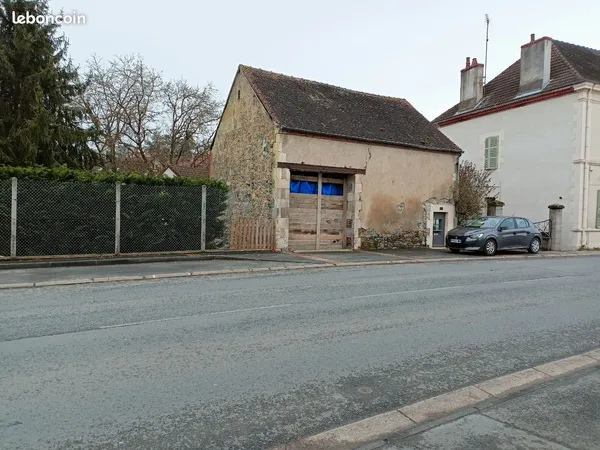 Stationnement Vente La Chapelaude 135m² 13500€