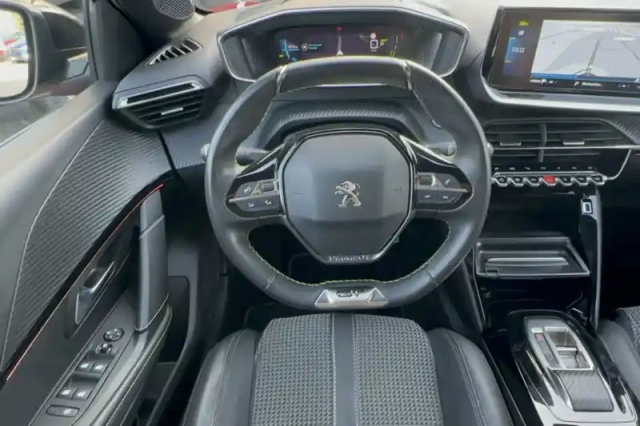 Peugeot 208 electrique 50 kwh 136ch — photo 13