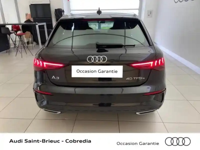 Audi A3 sportback 40 tfsi e 204ch s line s tronic 6 — photo 4