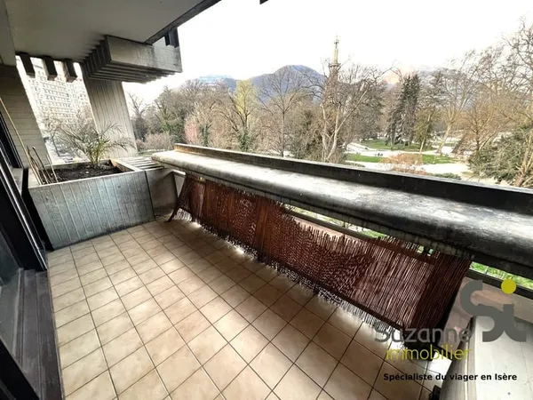 GRENOBLE Parc Paul Mistral T1bis avec Terrasse et vue Parc