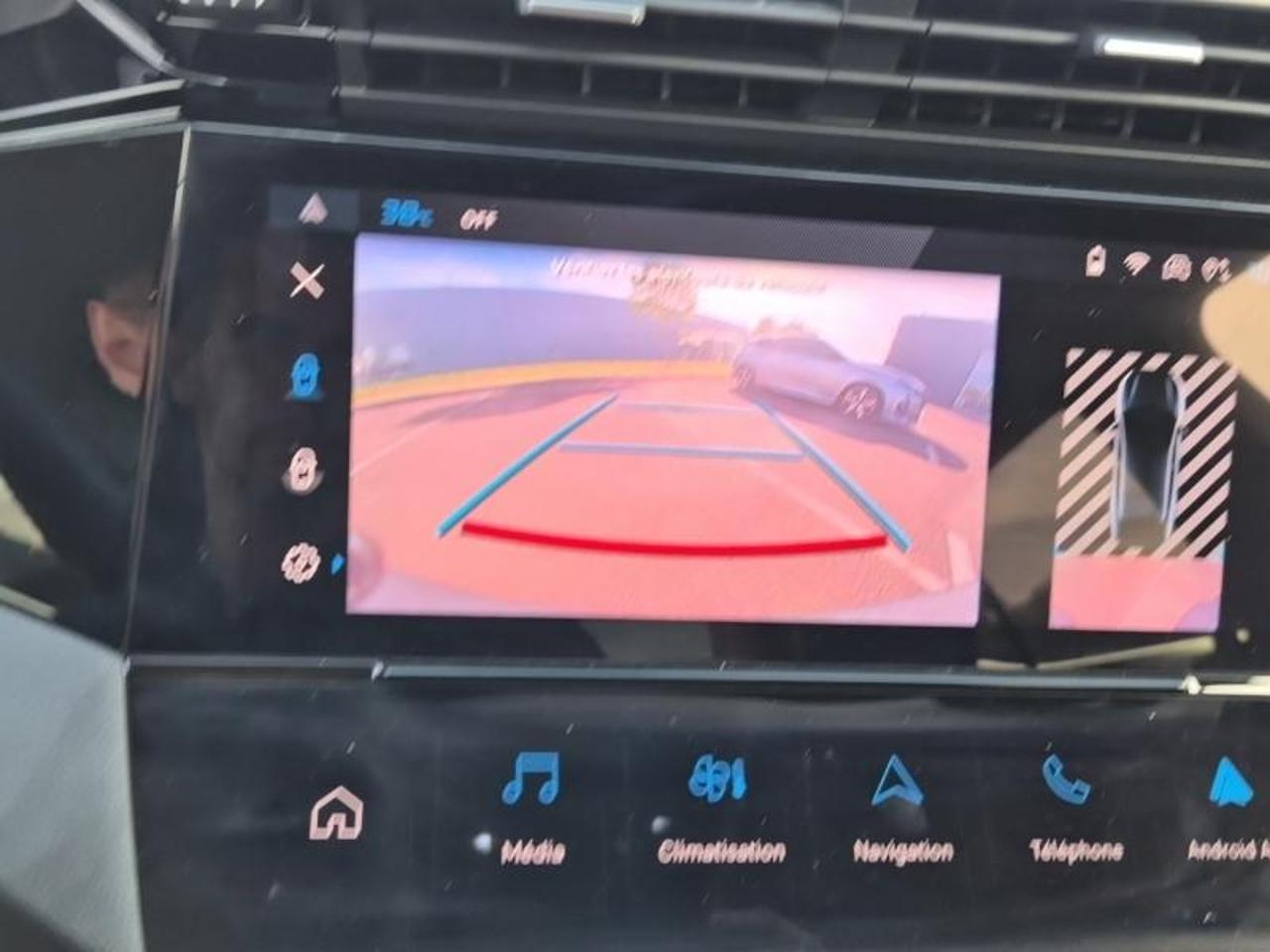 Peugeot 408 phev 225ch allure pack e-eat8 — photo 15