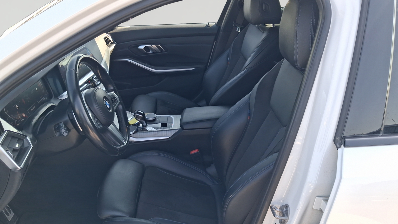 BMW Touring 330d xDrive 286 ch BVA8 — photo 11