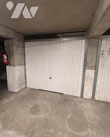 Stationnement Location Angers  13m² 32000€
