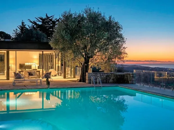 VILLA CONTEMPORAINE - VUE PANORAMIQUE