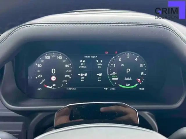 Land Rover Defender 110 phev — photo 7