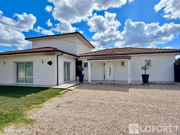 Propriété 6 pièces 203 m²
