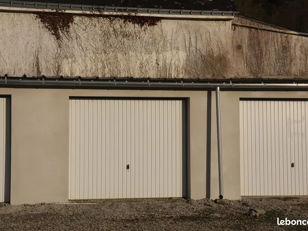 Garage à loué à BAUD