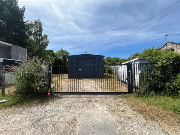 Local d'activité 250 m²