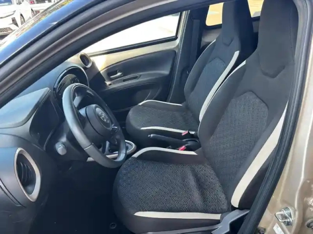 Toyota Aygo X 1.0 vvt-i 72ch design s-cvt my23 — photo 13