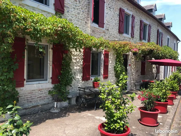 Colocation 5 chambres dans village calme des Pyrénées Atlantiques