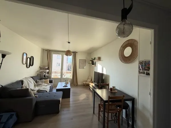 Appartement à vendre 3 pièces SAINT MARTIN D'HERES/ PERI-BROSSOLETTE