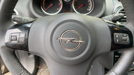 Opel Corsa 1.3 CDTI 75 - Graphite – 2014 – 153859 km – Diesel – Boîte Manuelle — photo 14
