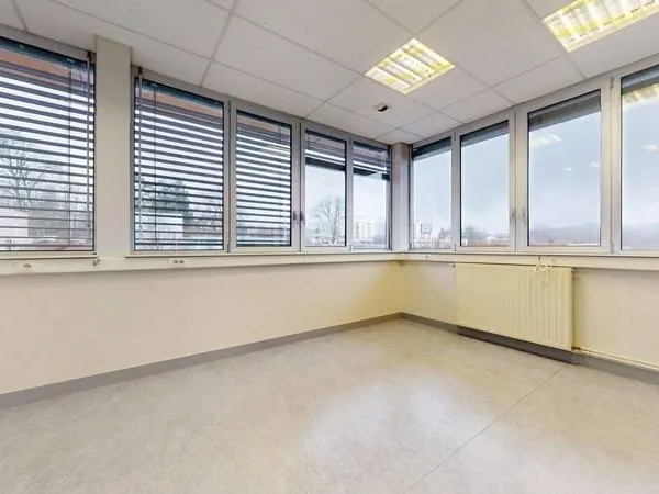 Bureaux 64 m²