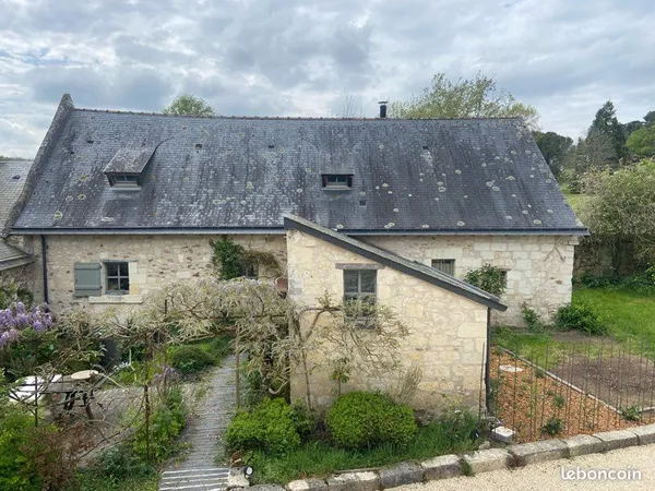 Charmante maison ancienne rénovée et meublée de 120 m² avec jardin - Le Thoureil