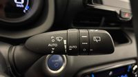 Toyota Yaris 116h Design 5p MY22 — photo 24
