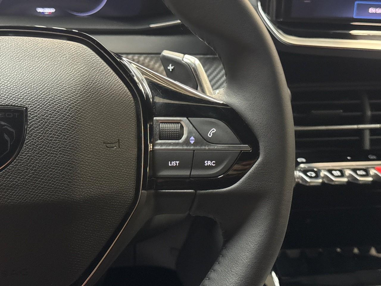 Peugeot 2008 1.2 puretech 130ch s&s allure eat8 — photo 13