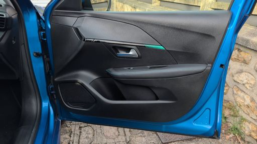 Peugeot 208 1.2 PureTech 100 - Allure Pack – 2021 – 14073 km – Essence – Boîte Manuelle — photo 35