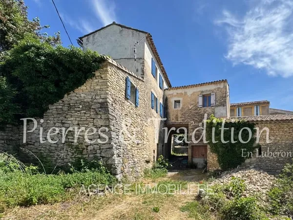 Provence - Luberon, Ensemble immobilier de caractère en pierre - Charme et fort potentiel