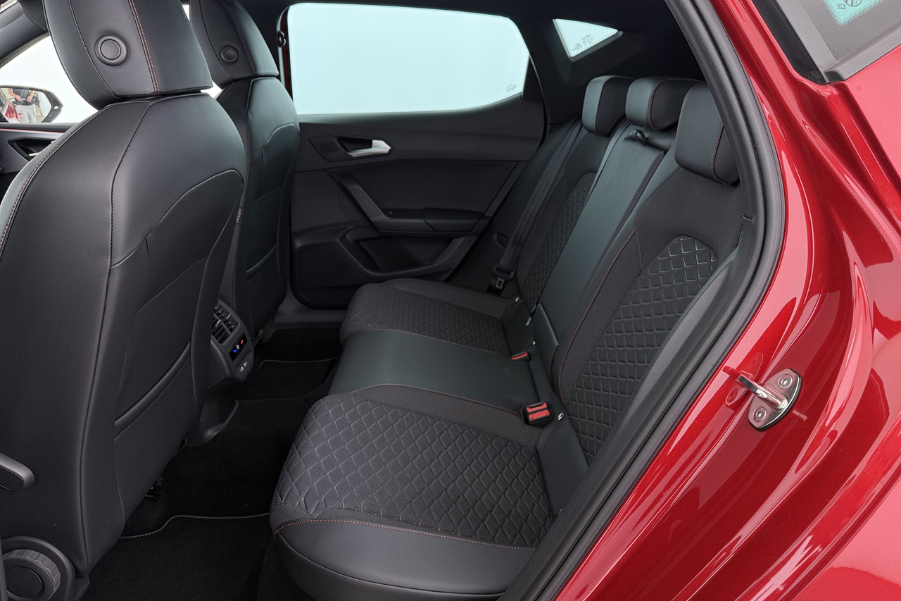 Seat Leon — photo 23