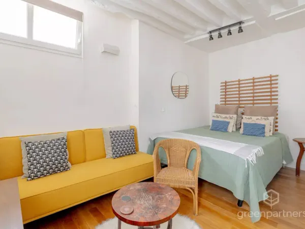 Île Saint-Louis — Studio meublé 23m2 — lumineux, au calme et plein de charme
