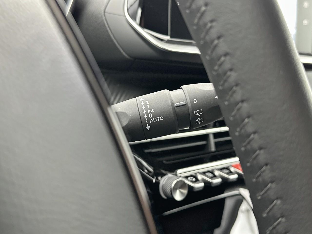 Peugeot 208 puretech 100 s&s bvm6 allure — photo 20