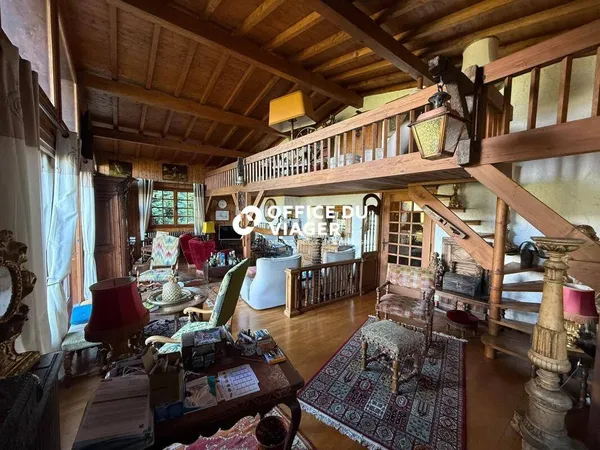 Maison 5 pièces 210 m²