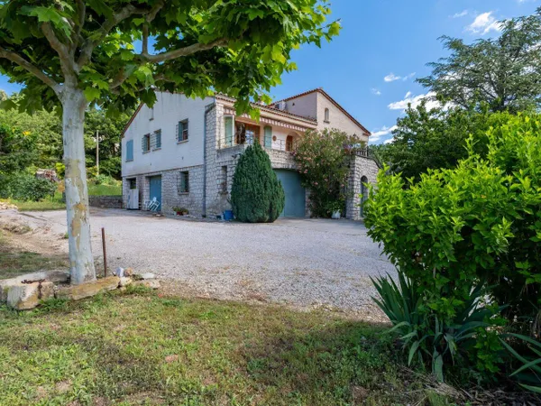 Maison 5 pièces 142 m²