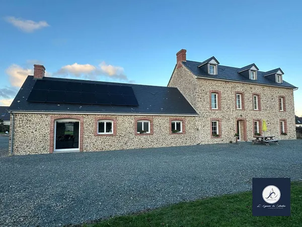 Maison 8 pièces 303 m²