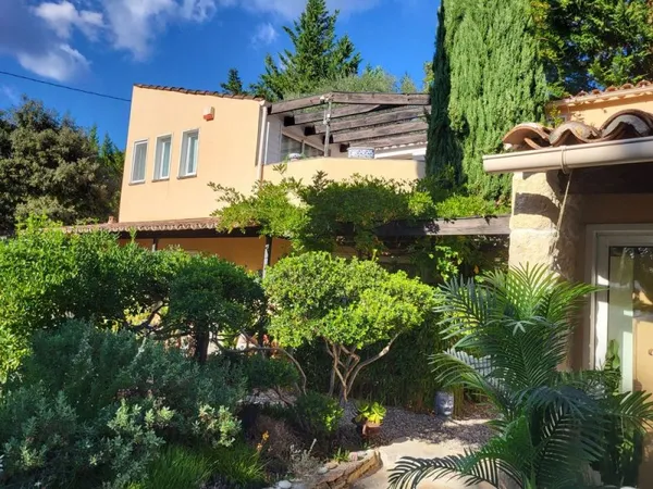 Cotignac : Charme, nature et tranquilité - belles prestations
