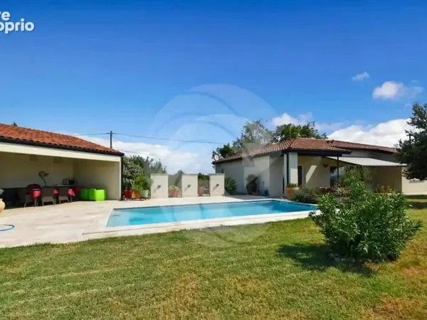 À vendre - montalzat - 344 500€