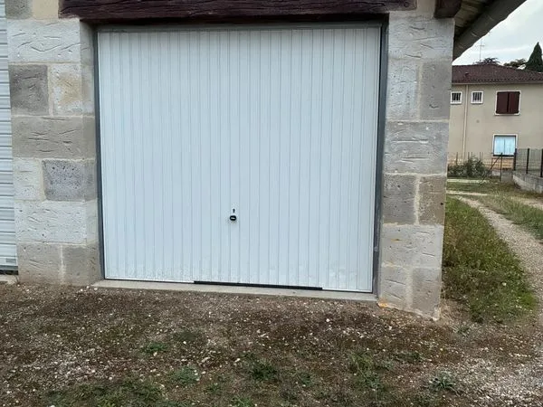 Stationnement Location Nérac 20m² 60€