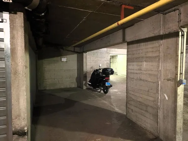 Parking 13 m²