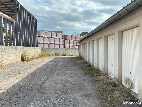 Box fermé sécurisé de 17 m² Z. A. La Teste-de-Buch