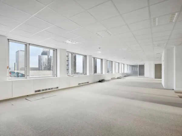 Bureau 1570 m²