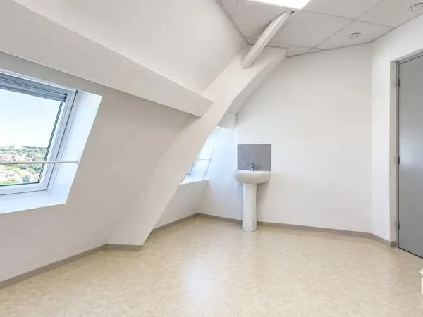 Local professionnel 14 m²