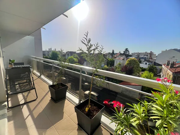 Appartement 3 pièces en parfait état quartier Mairie