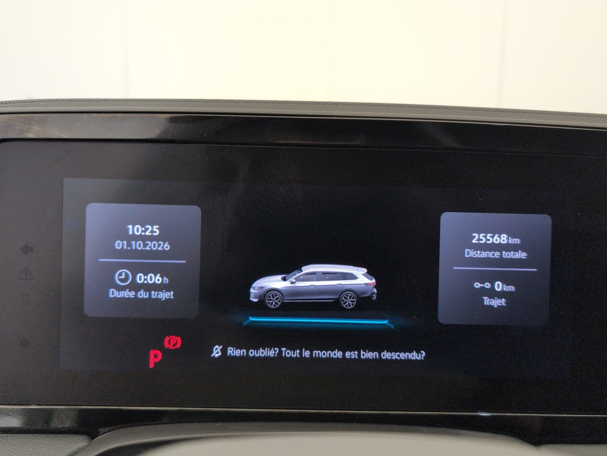 Volkswagen Passat — photo 24