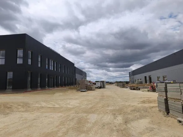 Local d'activité 12313 m²